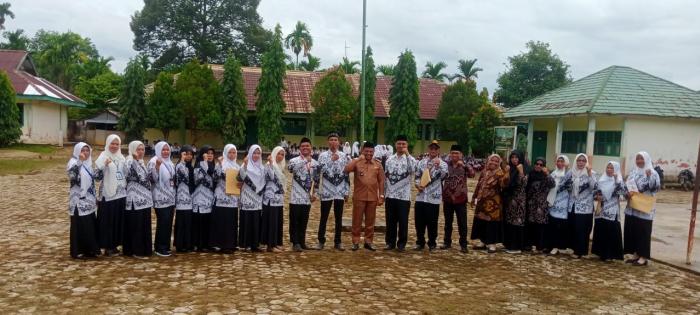 UPACARA HGN dan PGRI Ke-78 MTs Negeri 4 Muaro Jambi
