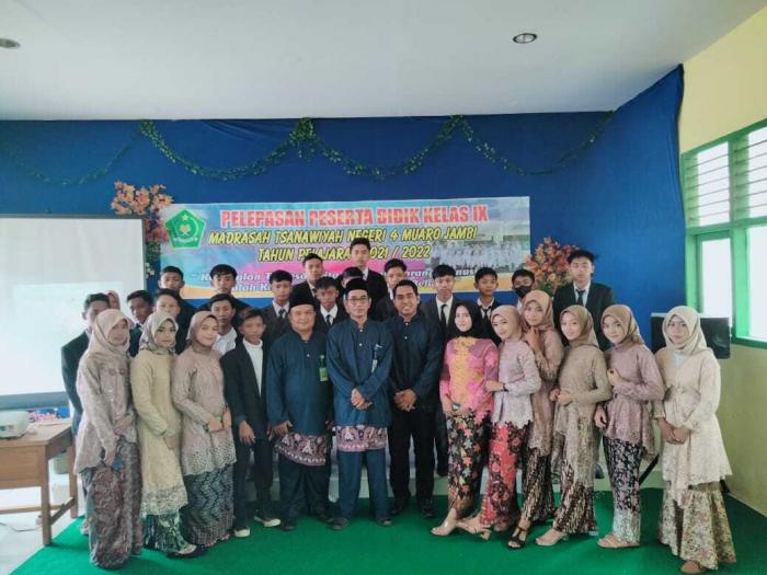 PELEPASAN PESERTA DIDIK KELAS IX MTs NEGERI 4 MUARO JAMBI