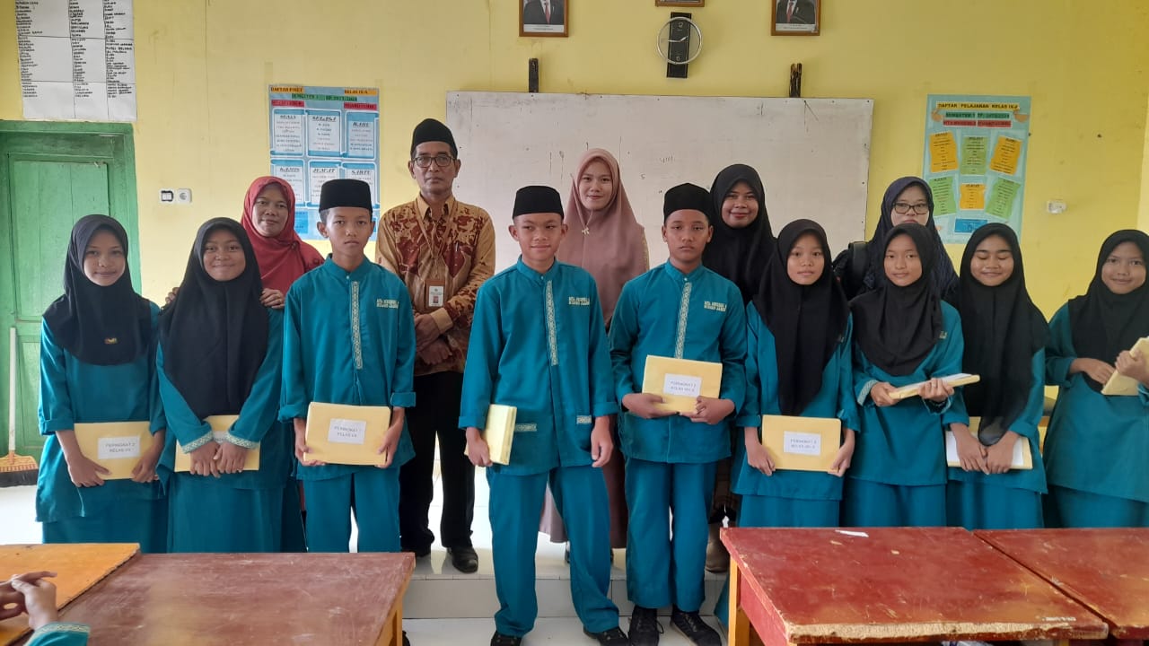 Penerimaan Laporan Hasil Capaian Semester Genap Tahun Pelajaran 2023/2024
